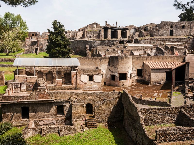 Akrotiri and Pompeii