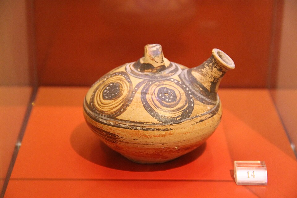 File:Cycladic Pottery from Thera (28463564455).jpg